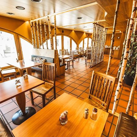 Curuna Hotel-Garni B&B Скуоль Екстер'єр фото