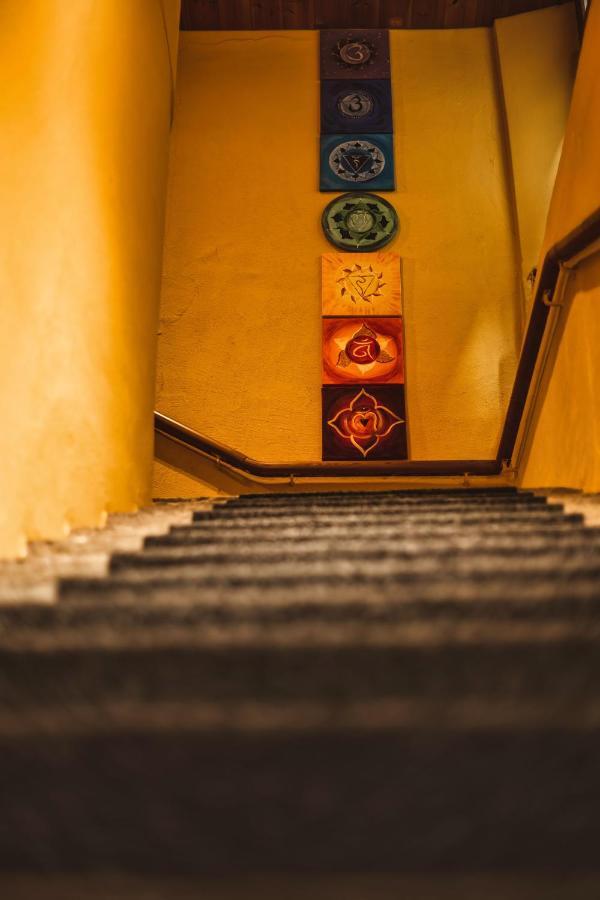 Curuna Hotel-Garni B&B Скуоль Екстер'єр фото