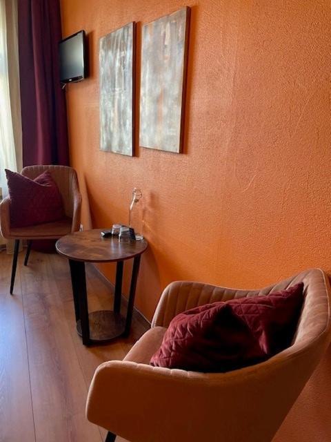 Curuna Hotel-Garni B&B Скуоль Екстер'єр фото