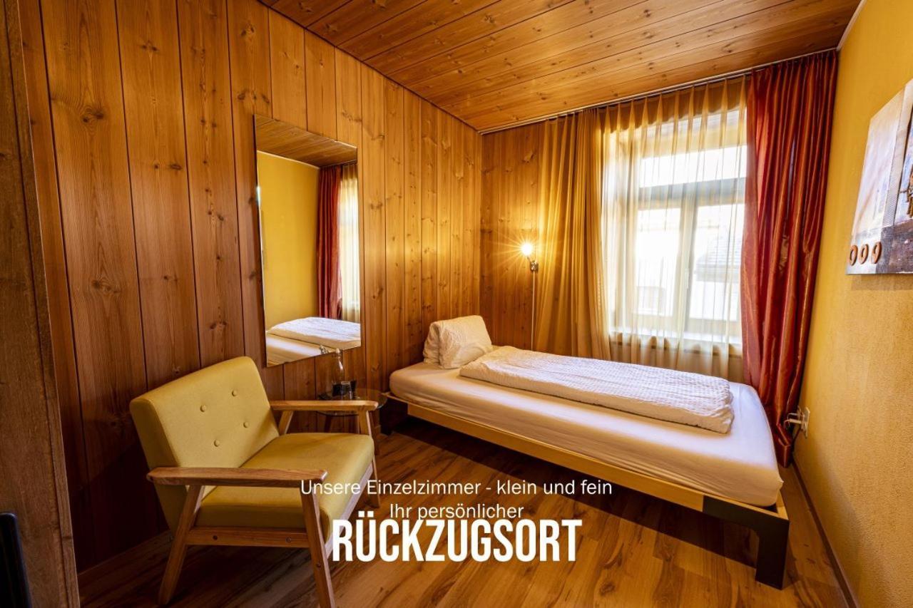 Curuna Hotel-Garni B&B Скуоль Екстер'єр фото